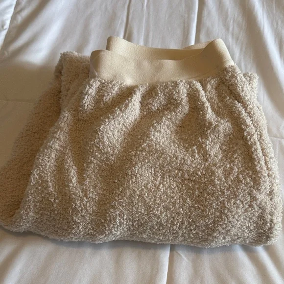 Calvin Klein Cozy Cream Textured Pants - Picture 9 of 10